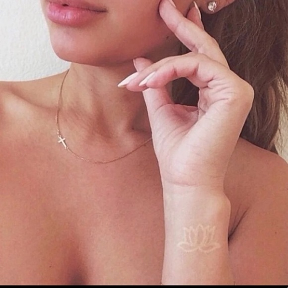Gold Cross Choker - Picture 1 of 2